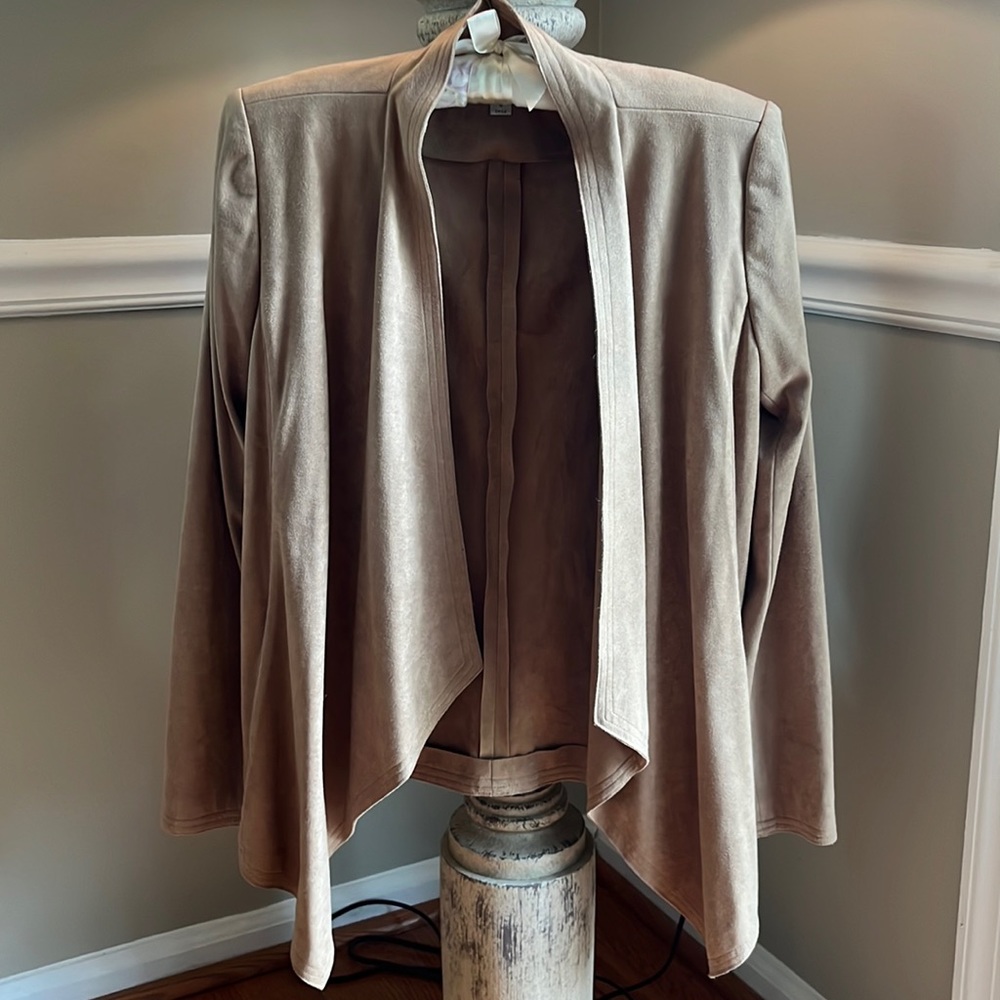 Camel/tan suede feel blazer size 4 Tahari Arthur S. Levine